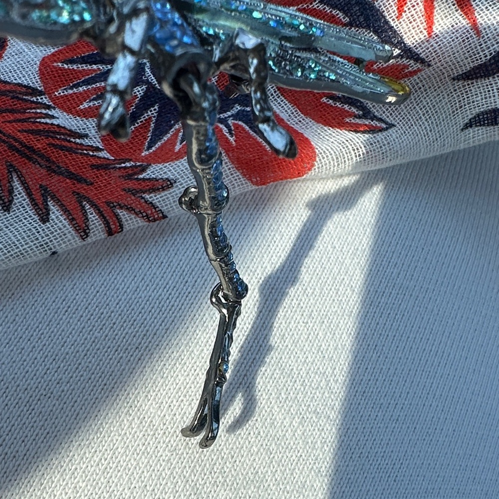 Blue Crystal Articulated Tail Sparkly Dragonfly Decorative Accent Pin Brooch - Picture 8 of 9